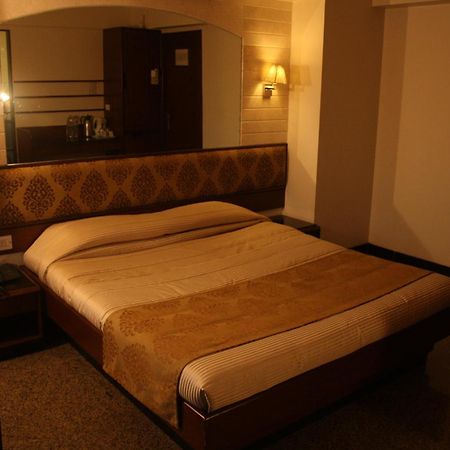 מומביי Hotel Karl Residency מראה חיצוני תמונה