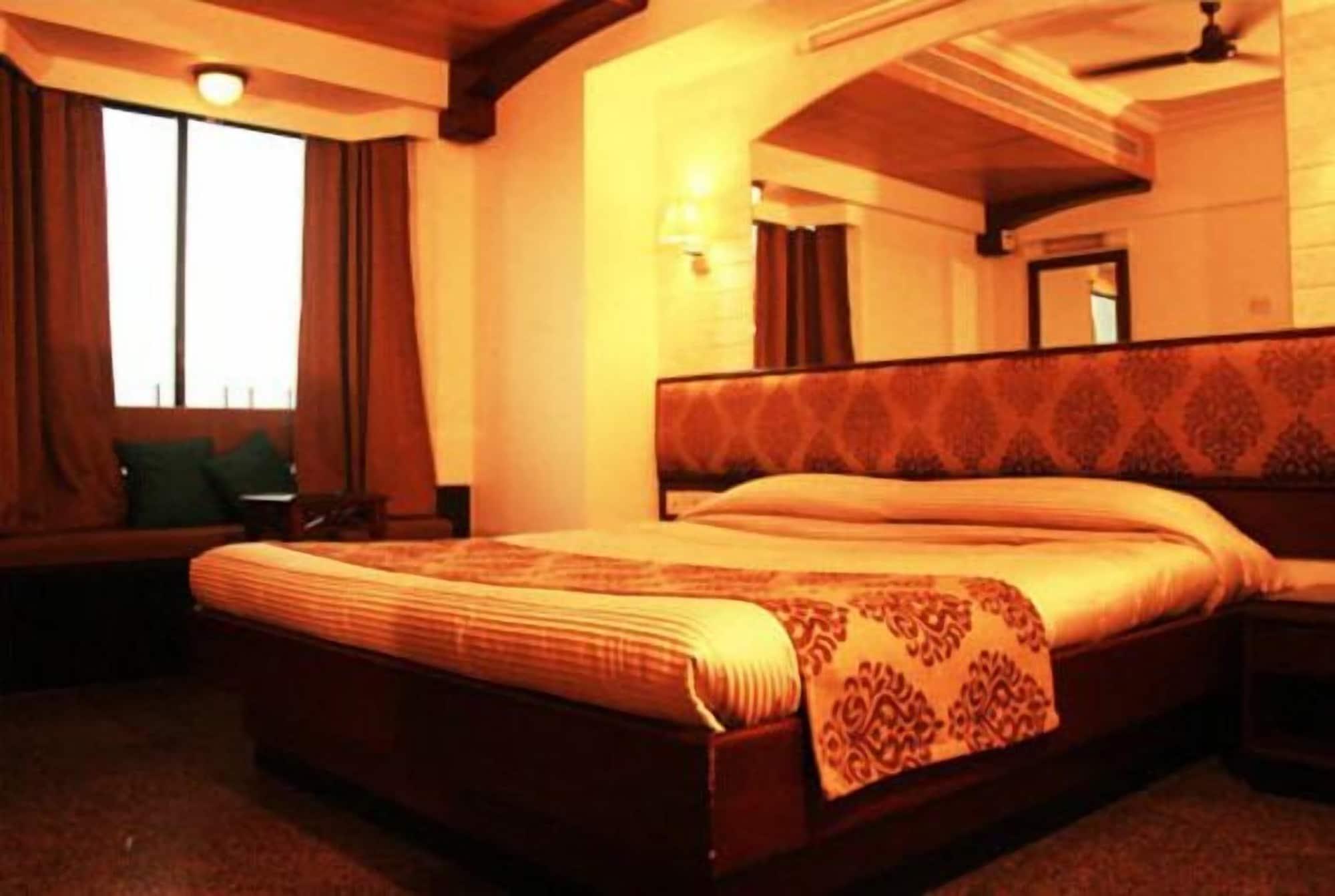 מומביי Hotel Karl Residency מראה חיצוני תמונה