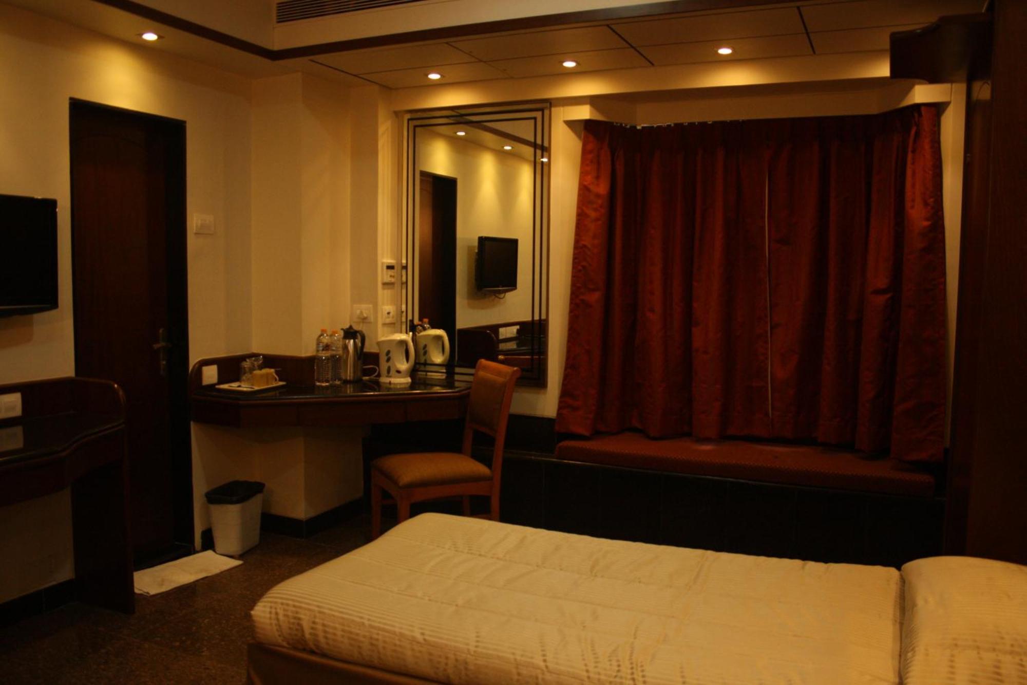 מומביי Hotel Karl Residency מראה חיצוני תמונה