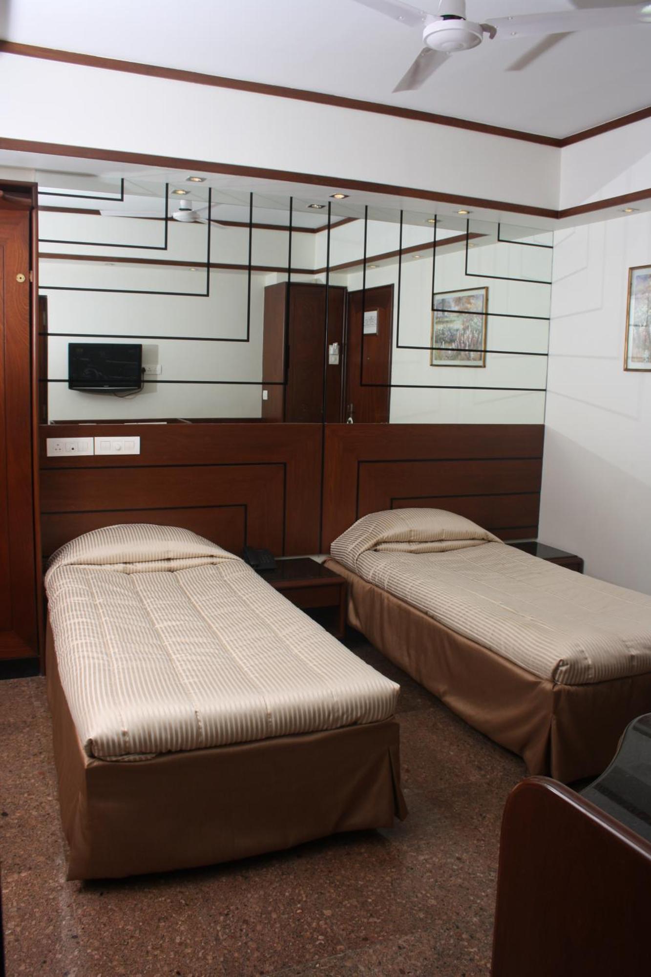 מומביי Hotel Karl Residency מראה חיצוני תמונה