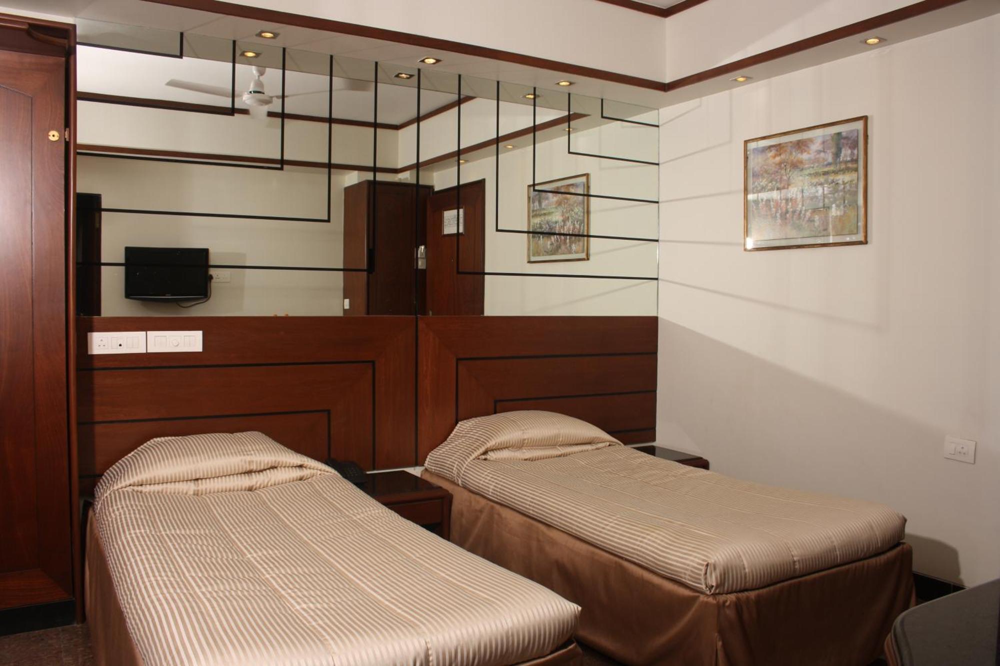 מומביי Hotel Karl Residency מראה חיצוני תמונה