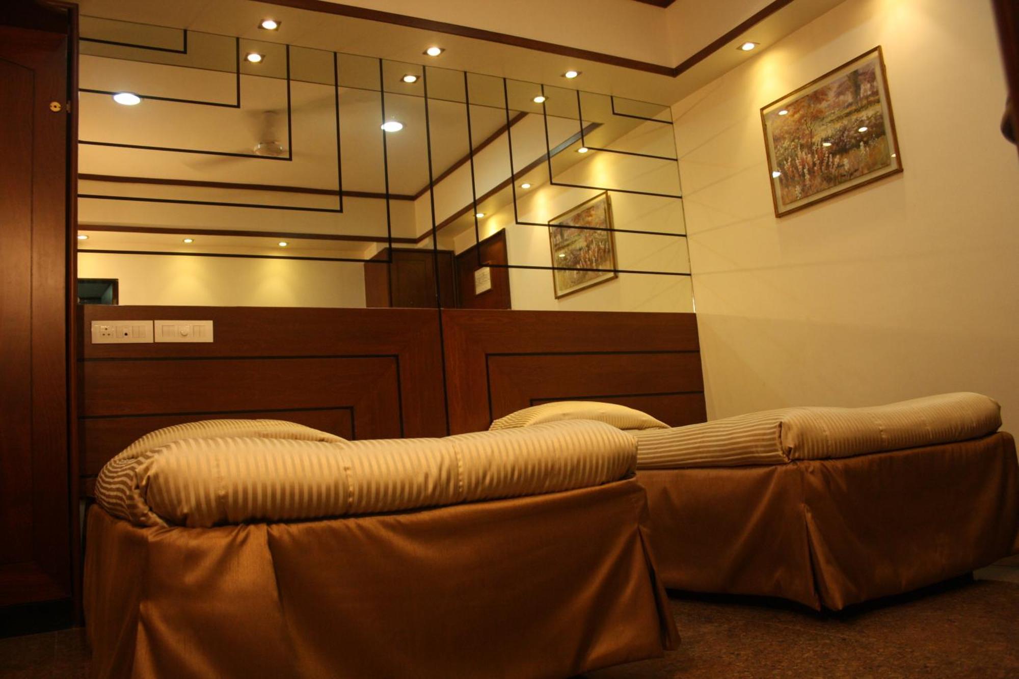 מומביי Hotel Karl Residency מראה חיצוני תמונה