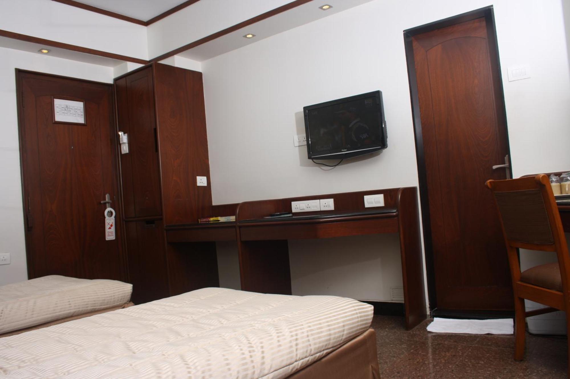 מומביי Hotel Karl Residency מראה חיצוני תמונה