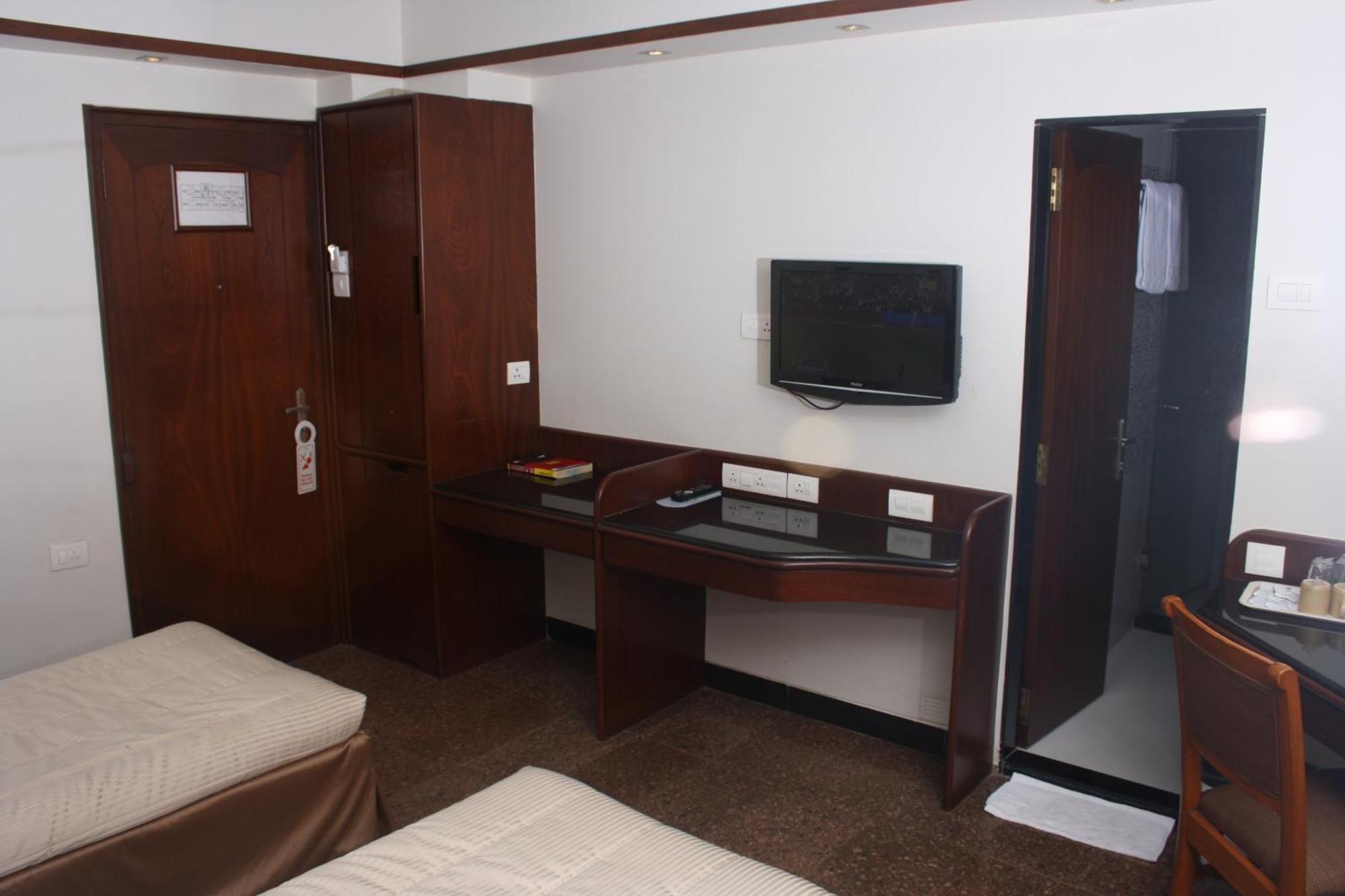 מומביי Hotel Karl Residency מראה חיצוני תמונה
