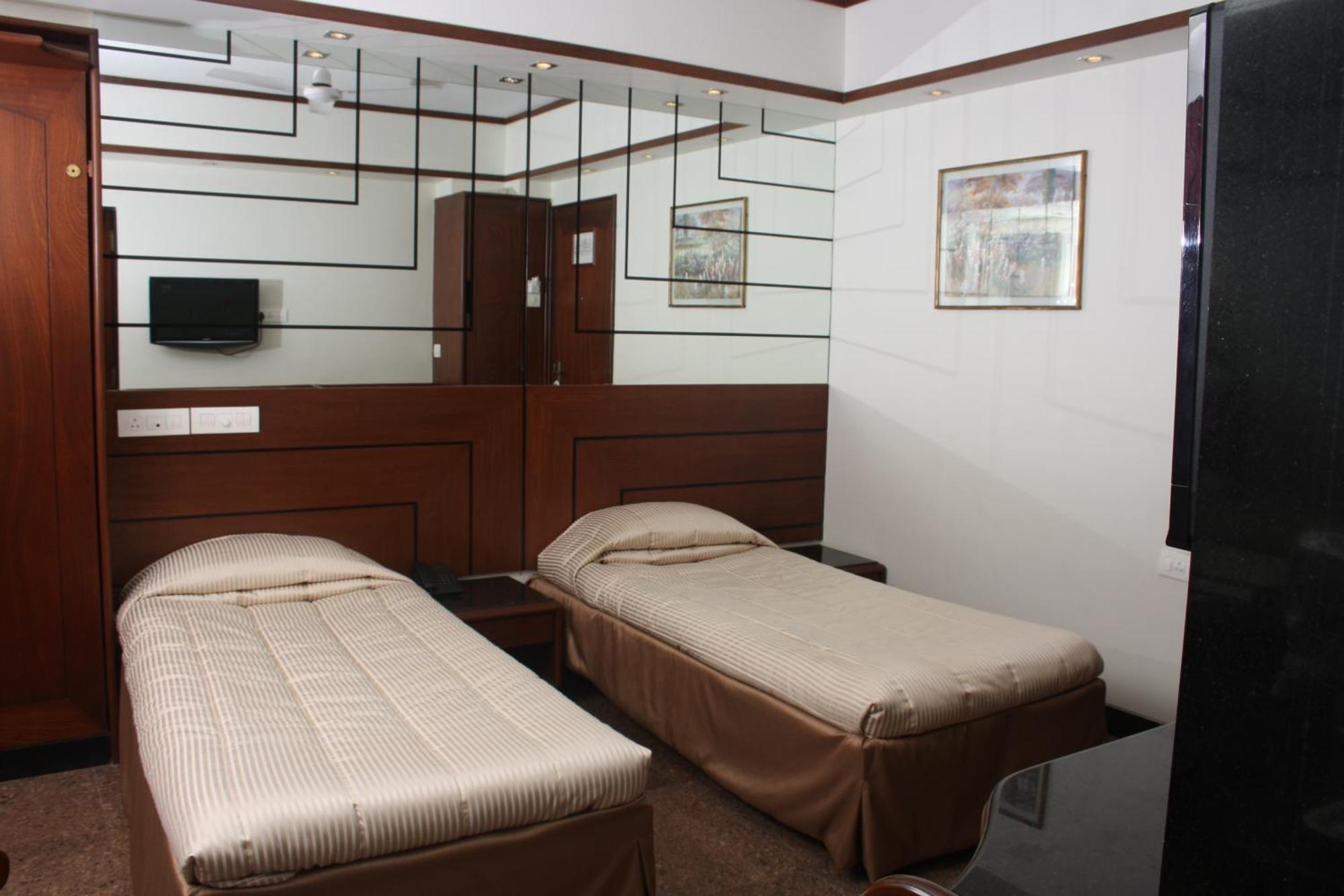 מומביי Hotel Karl Residency מראה חיצוני תמונה