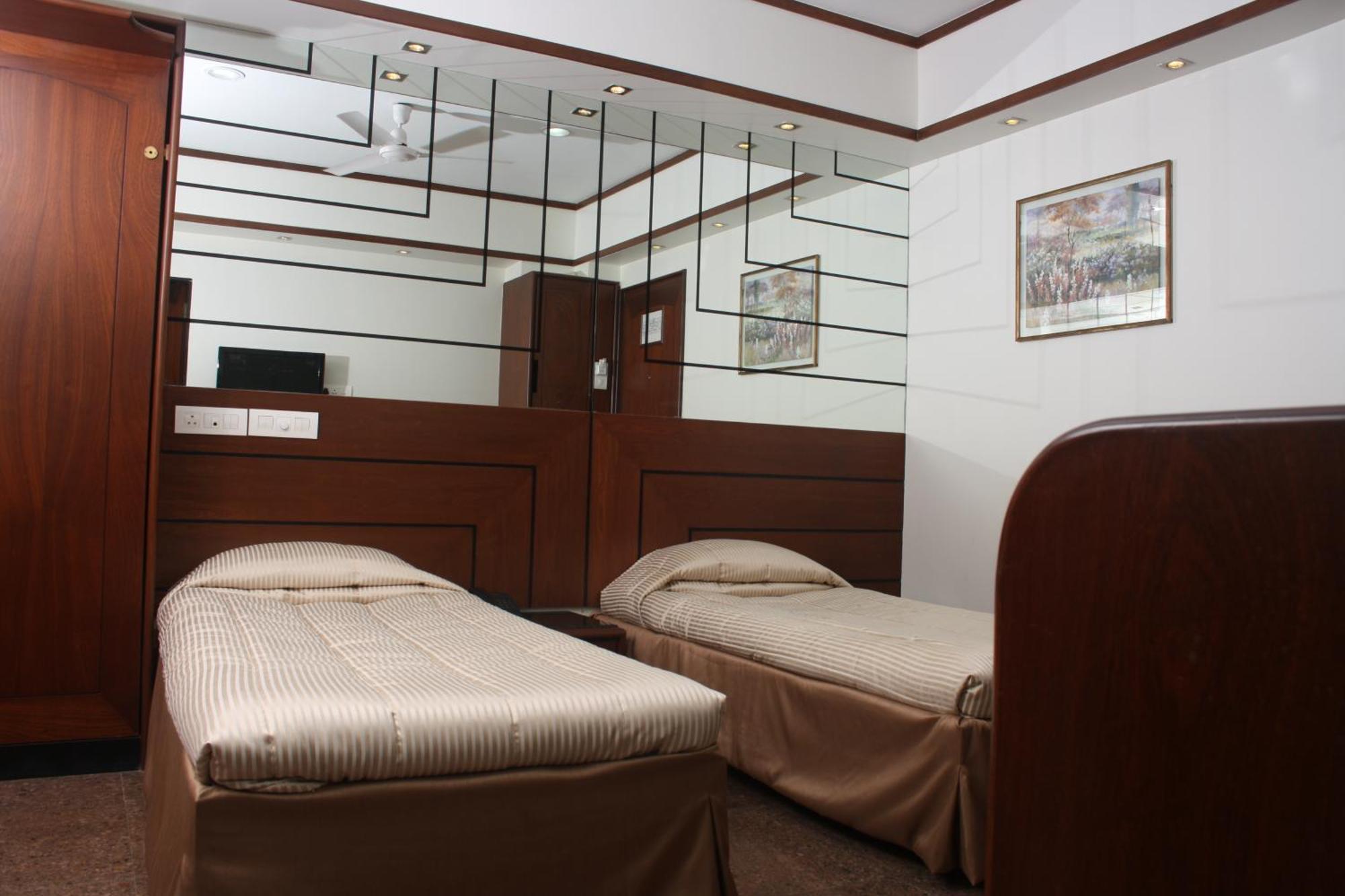 מומביי Hotel Karl Residency מראה חיצוני תמונה