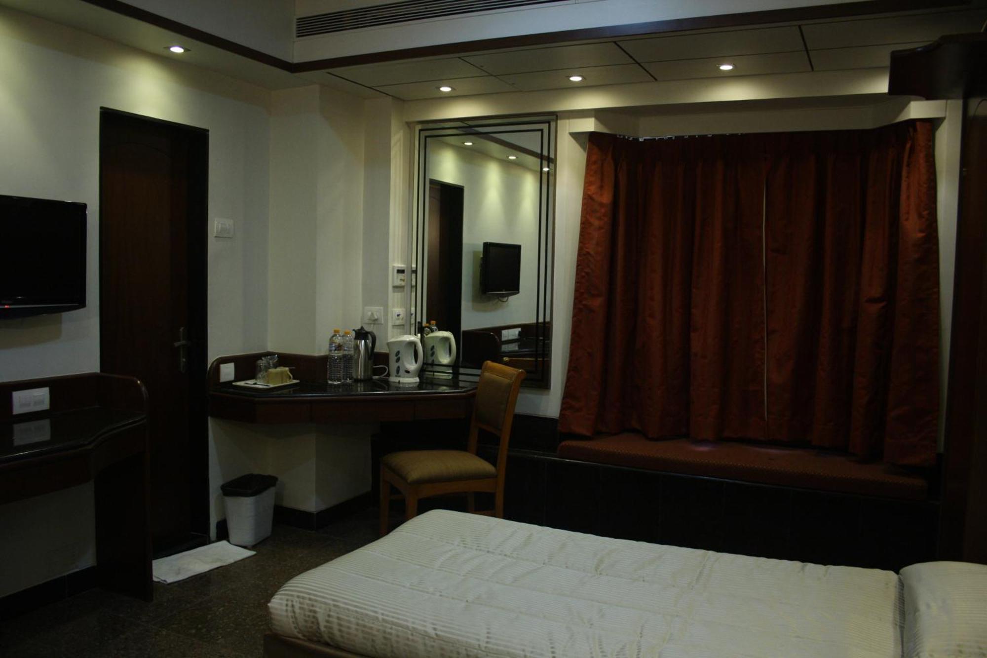מומביי Hotel Karl Residency מראה חיצוני תמונה