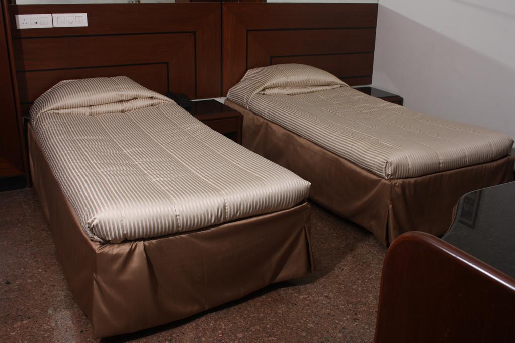 מומביי Hotel Karl Residency מראה חיצוני תמונה